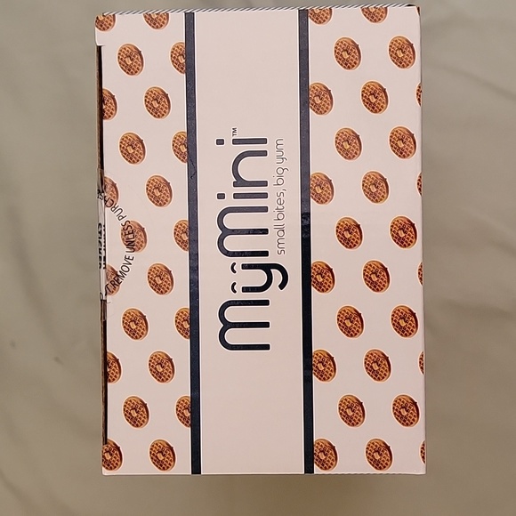 MyMini Snowman Waffle Maker, Limited Edition, 5" plate, factory sealed. NWOT - Picture 3 of 8